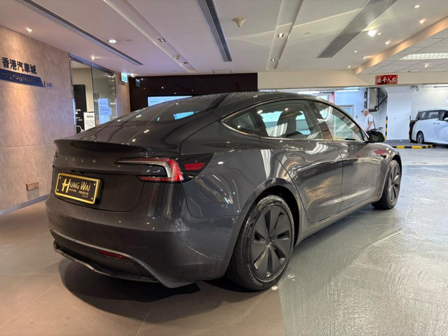 Model 3 RWD - Image 2